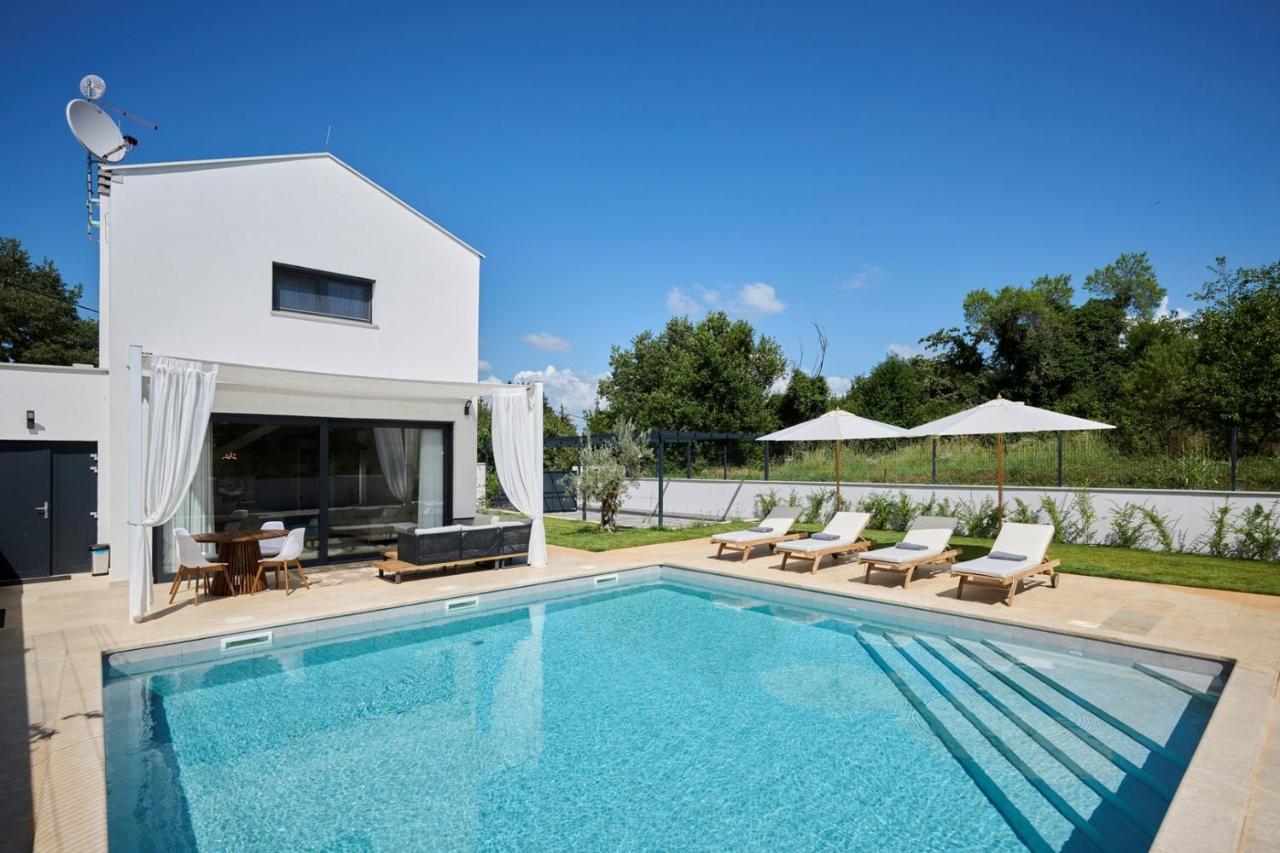 Villa Pura Vida With Pool And Whirlpool Near Umag Materada 外观 照片